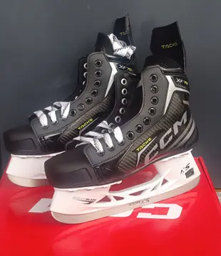 Хоккейные коньки CCM TACKS XF 70 INT 6,5 Reg
